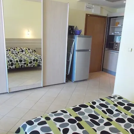 Be My Guest On The Front Line Appartement