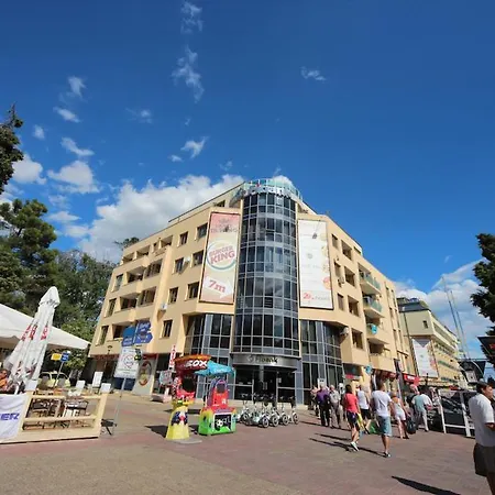 Be My Guest On The Front Line Appartement Slantchev Briag