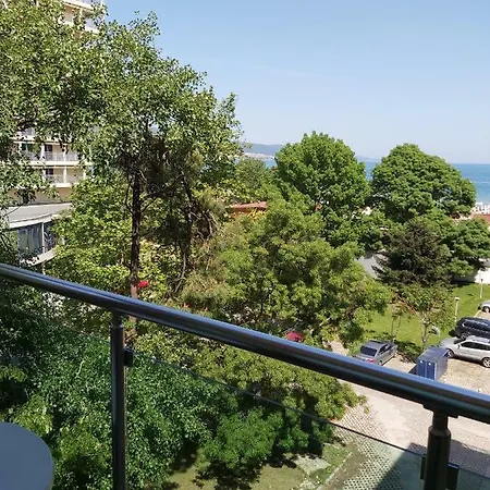 Be My Guest On The Front Line Appartement Slantchev Briag